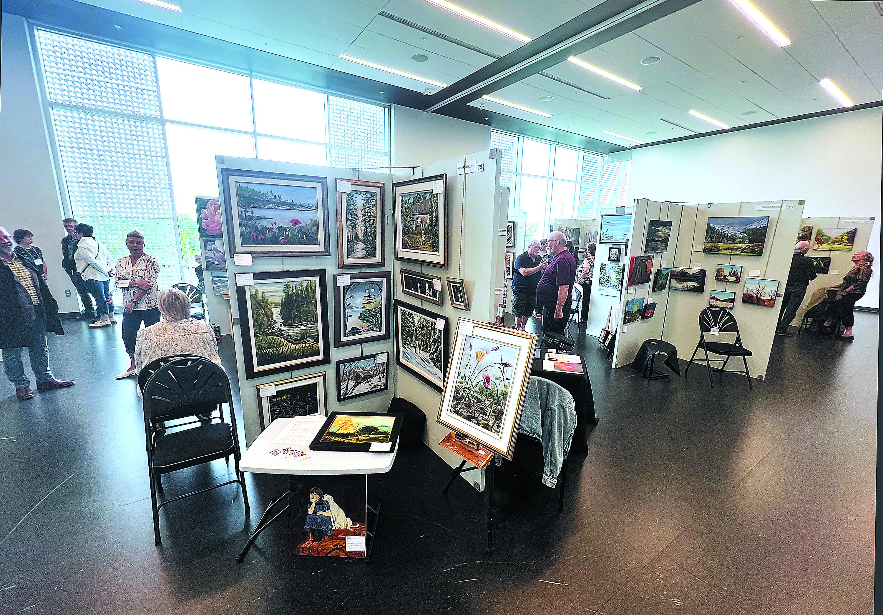 Des artistes de la région exposent