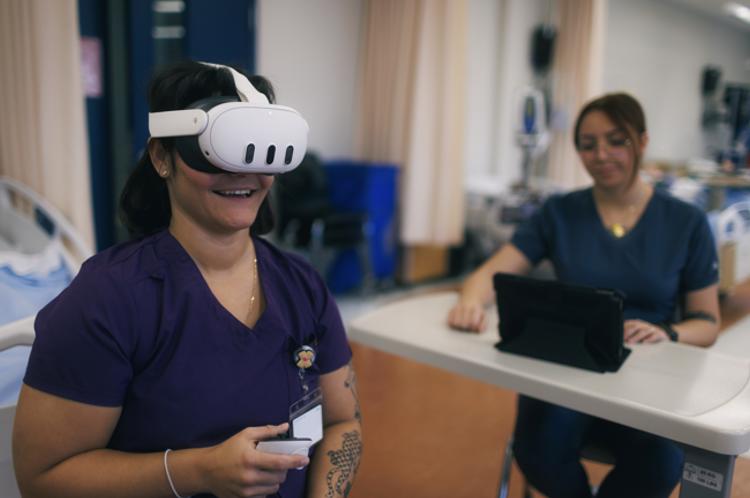 Le CFP de Lévis intègre la réalité virtuelle à la formation des futures infirmières auxiliaires 