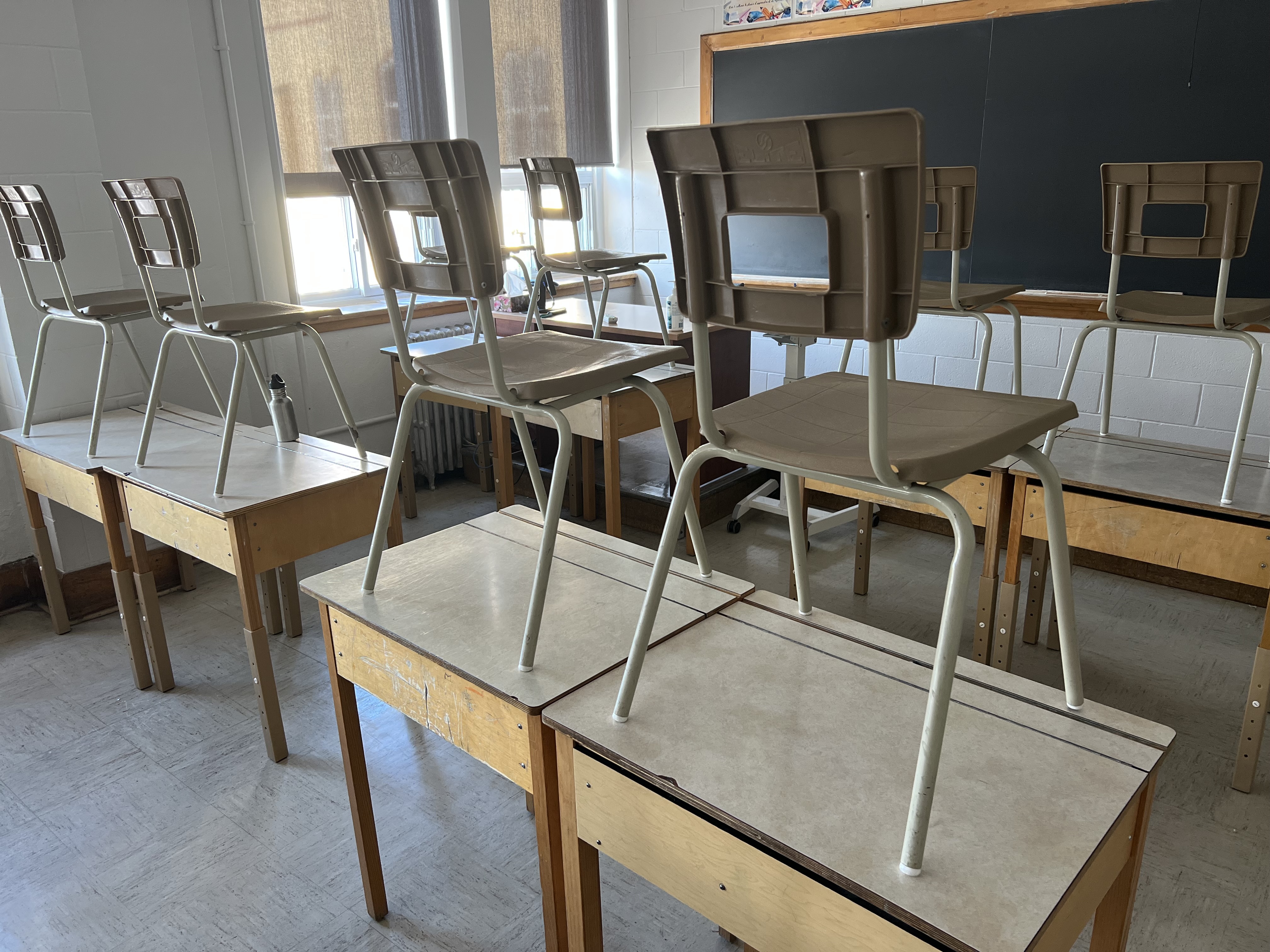Coupures en éducation : les écoles privées se serrent la ceinture