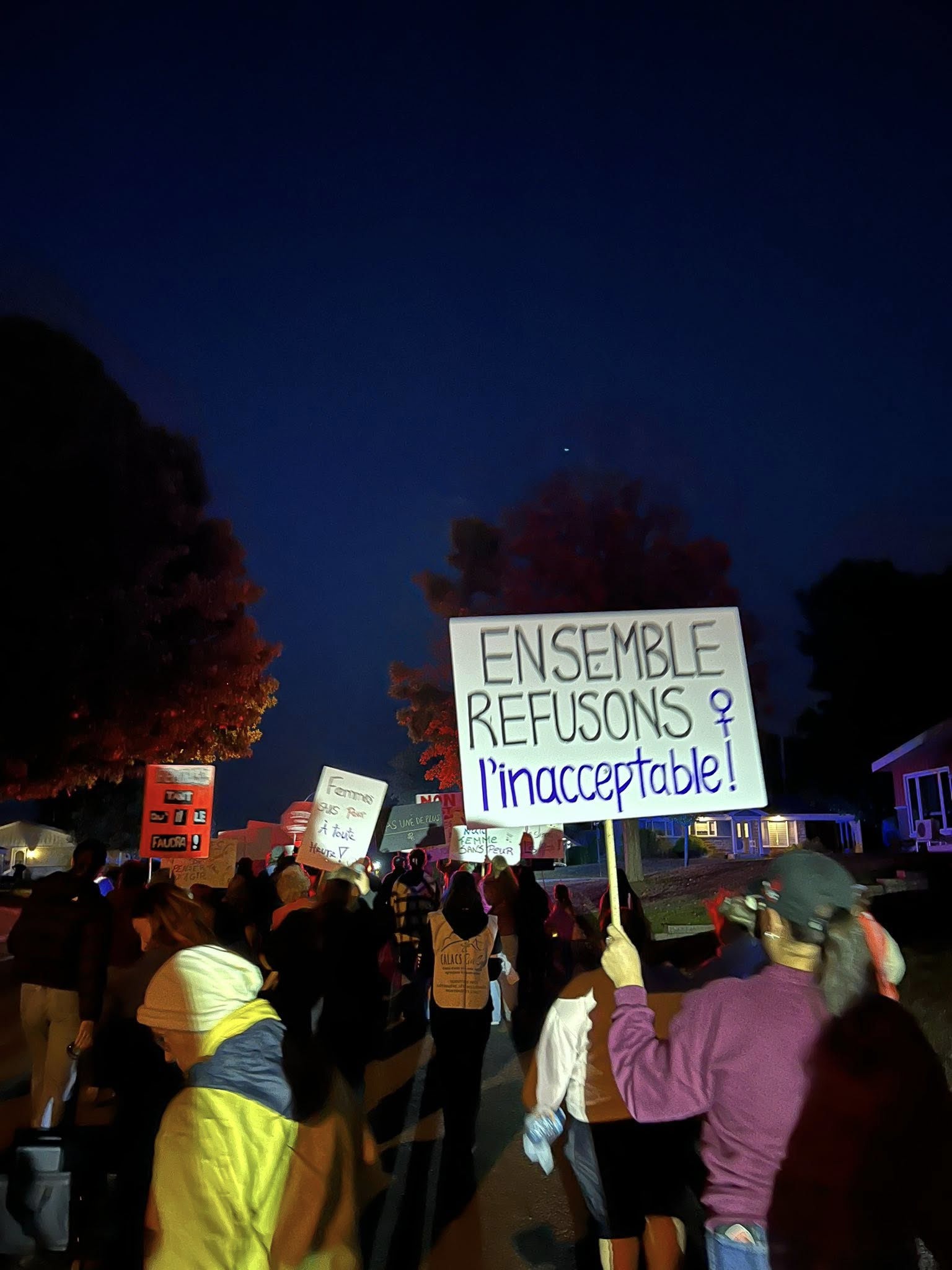 Une marche contre la violence sexuelle faite aux femmes à Lévis