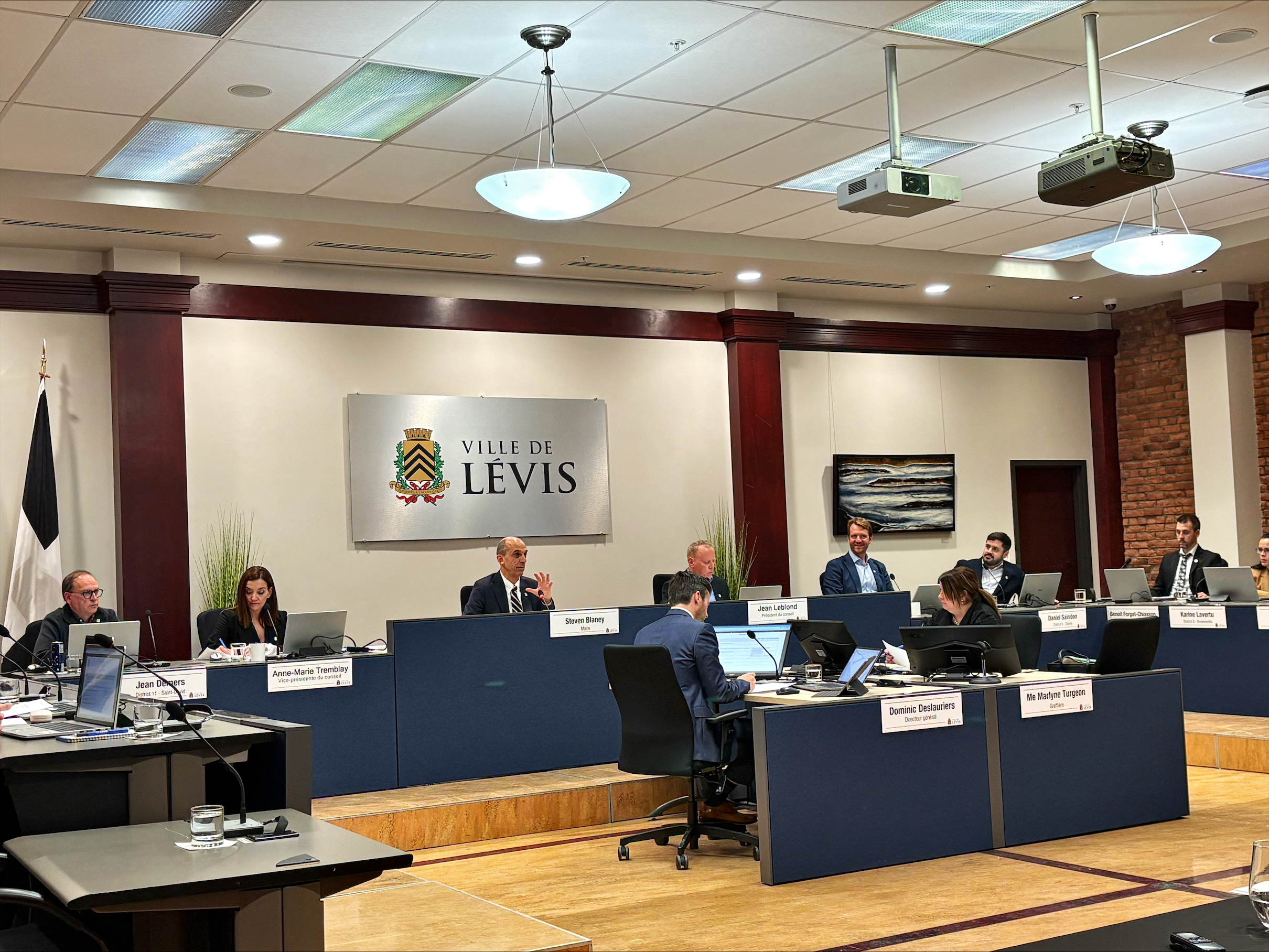 Steven Blaney réagit aux propositions faites par RL