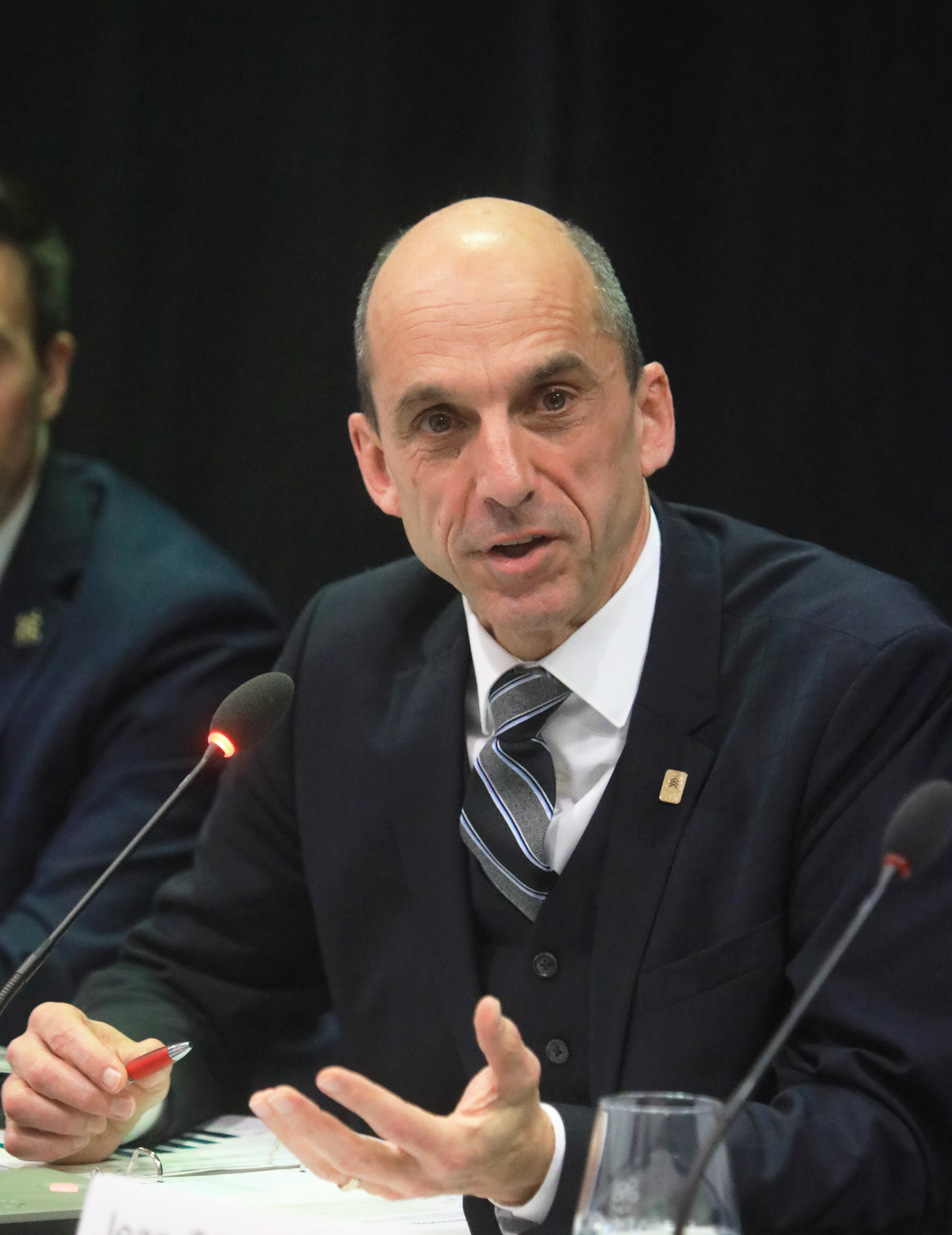 Une année pour rebâtir un lien avec le milieu des affaires