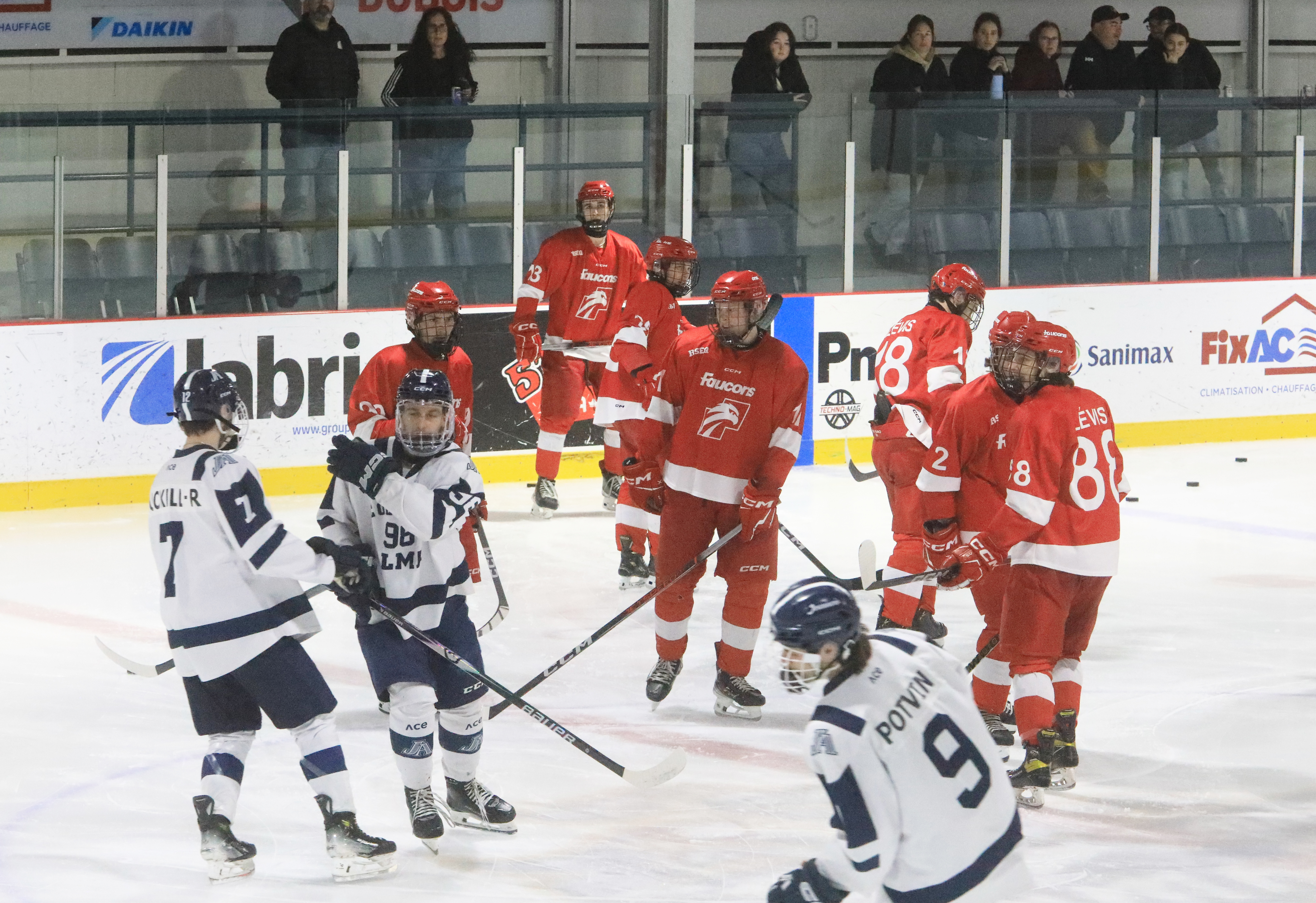Les Faucons sont éliminés 