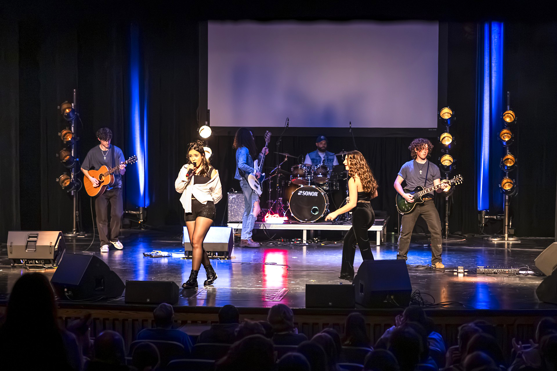 Salle comble pour les Beautés Fatales
