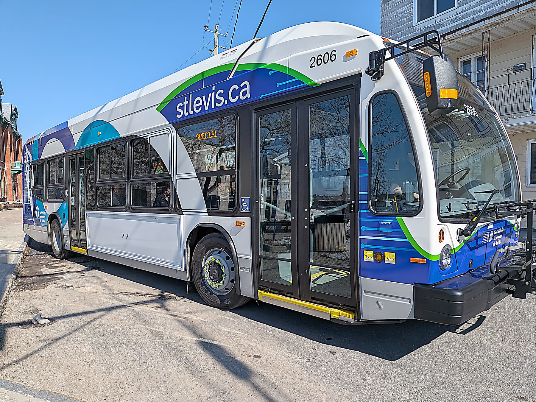 Lévis reçoit ses premiers autobus électriques