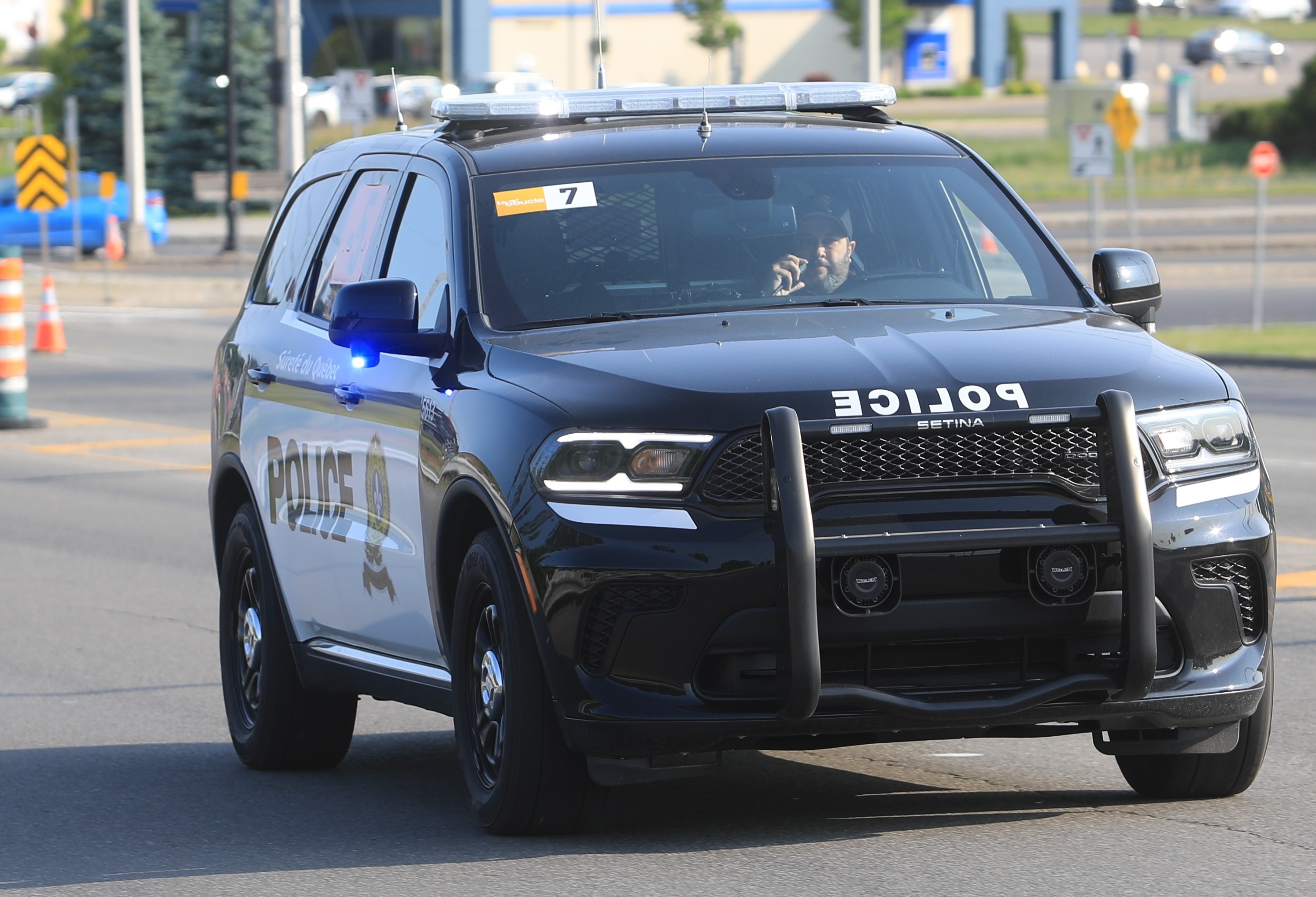 Plusieurs véhicules et un autobus impliqués dans un accident sur l’autoroute 20