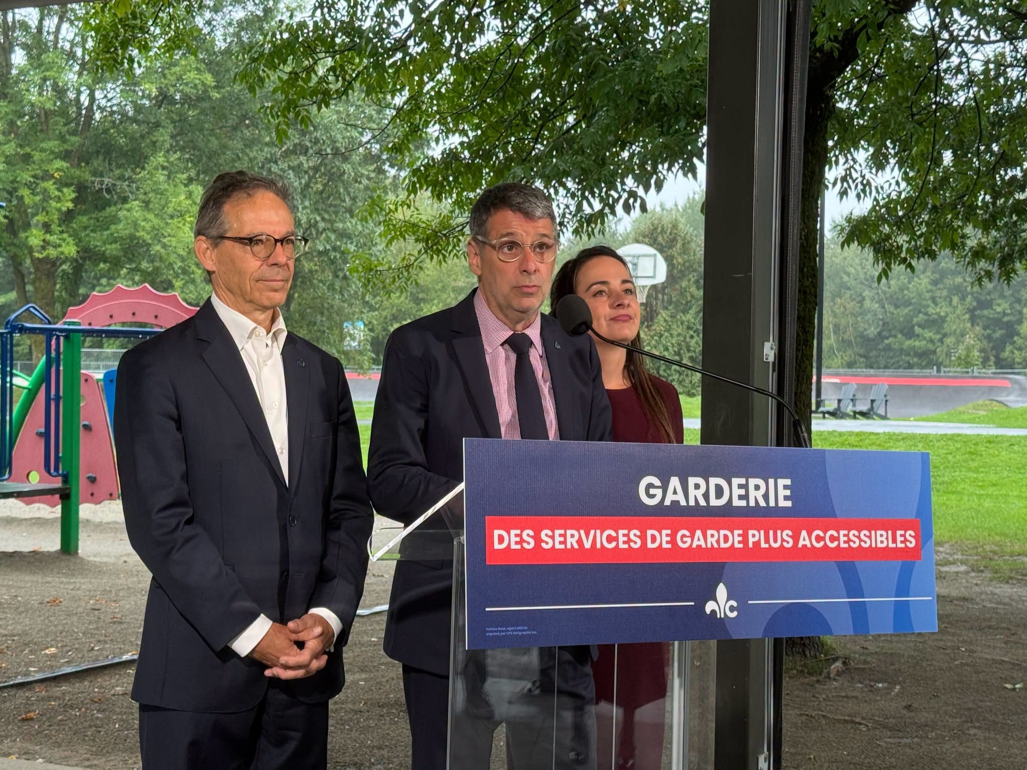 Le PQ toujours en tête, le PCQ en montée