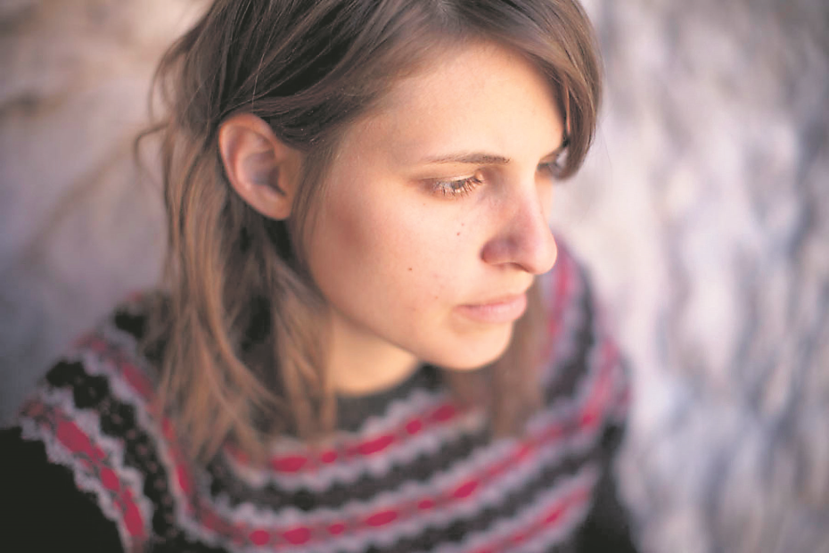Émilie Clepper et un Petit voilier au Vieux Bureau de Poste